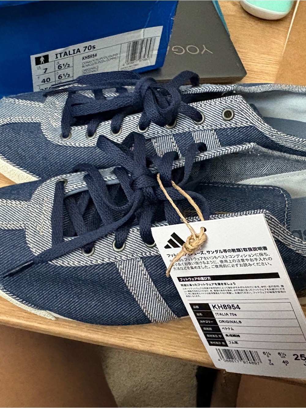 adidas Italia 70s Box in Bright Blue